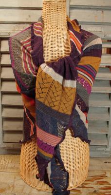 Invero Dreiecktuch Kyra Spicy, reine Merinowolle